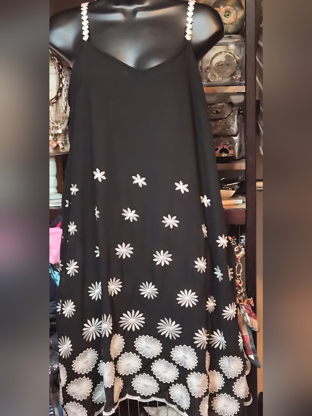 Miami Black +White Floral Embroidered Flowy Dress Size Large